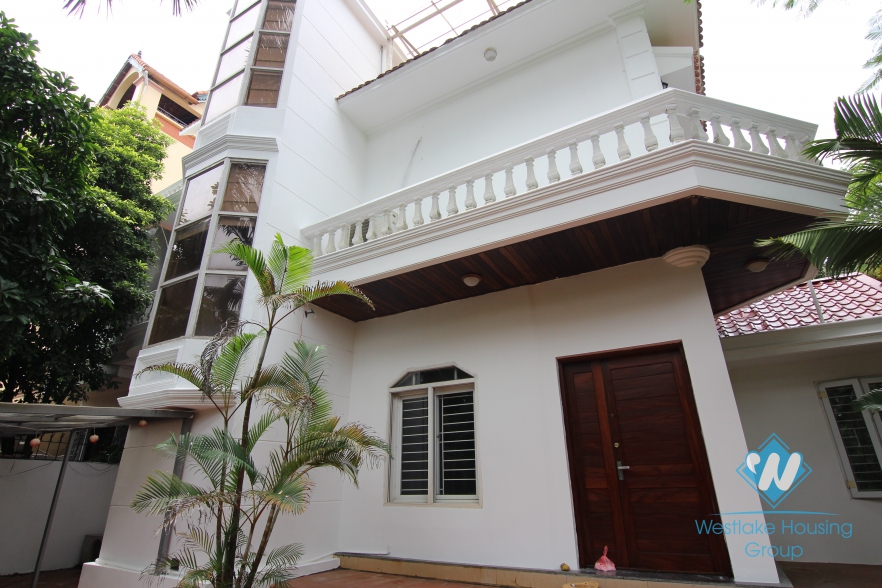 Big house with nice garden for rent in Tay Ho, Ha Noi